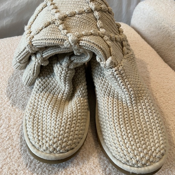 Cream Knit Uggs - Picture 3 of 3